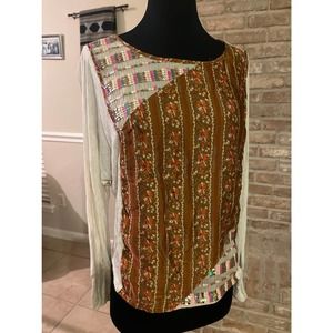 Tiny by Anthropologie beautiful sequined top! Sz M